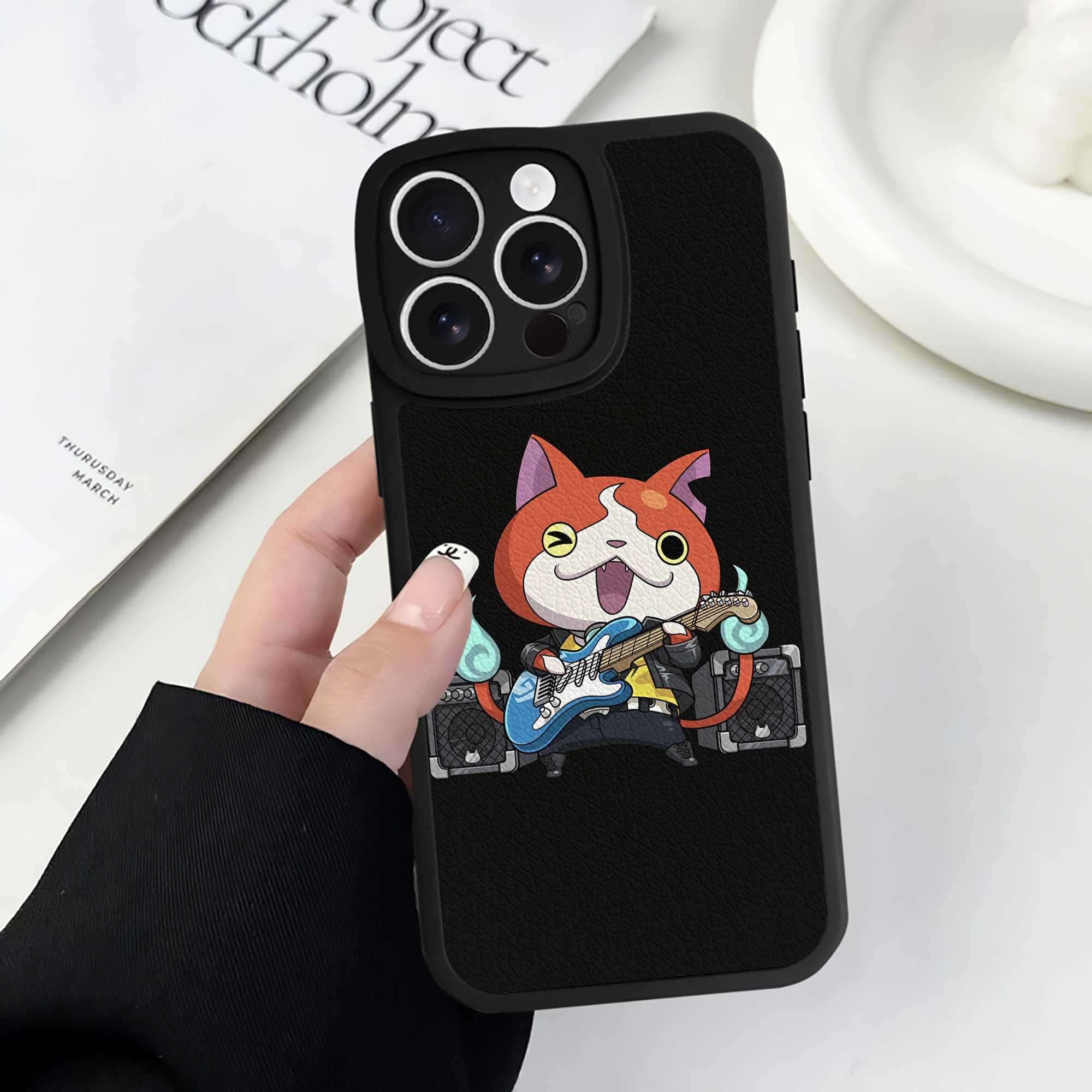 （画像用） 妖怪ウォッチ Yo-kai Watch 【iPhone 16シリーズ対応】シリコンスマホケース（レザー調） 材質：シリコン